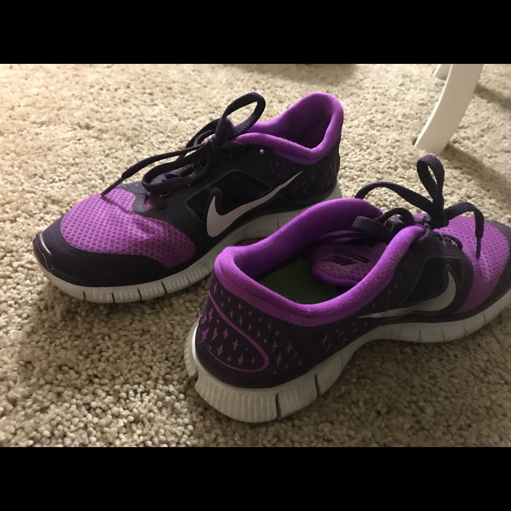 Nike - Picture 3 of 4